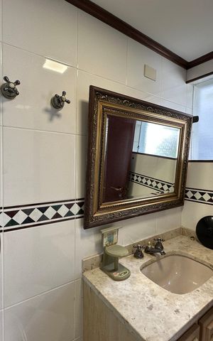 Casa de condomínio para alugar com 400m², 4 quartos e 4 vagasBanheiro 2
