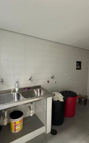 Casa de condomínio para alugar com 400m², 4 quartos e 4 vagasÁrea de Serviço