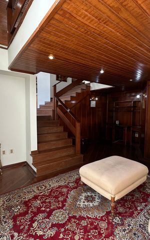 Casa de condomínio para alugar com 400m², 4 quartos e 4 vagasSala