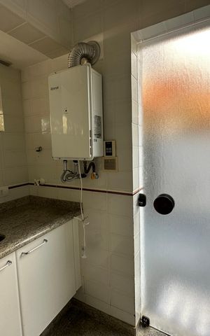 Casa de condomínio para alugar com 400m², 4 quartos e 4 vagasÁrea de Serviço