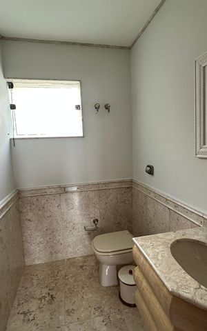 Casa de condomínio para alugar com 400m², 4 quartos e 4 vagasBanheiro 1