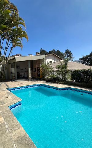 Casa de condomínio para alugar com 400m², 4 quartos e 4 vagasÁrea comum - Piscina