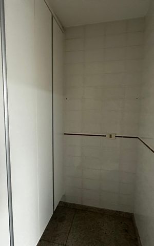Casa de condomínio para alugar com 400m², 4 quartos e 4 vagasDespensa