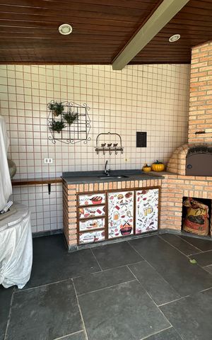 Casa de condomínio para alugar com 400m², 4 quartos e 4 vagasChurrasqueira