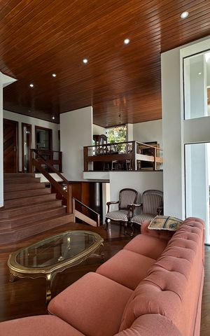 Casa de condomínio para alugar com 400m², 4 quartos e 4 vagasSala