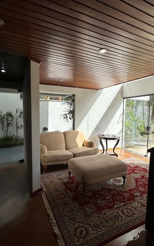 Casa de condomínio para alugar com 400m², 4 quartos e 4 vagasSala