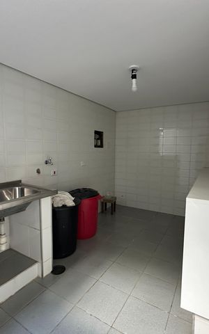 Casa de condomínio para alugar com 400m², 4 quartos e 4 vagasÁrea de Serviço