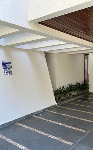 Casa de condomínio para alugar com 400m², 4 quartos e 4 vagasFachada