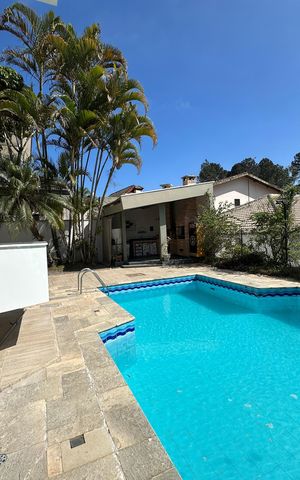 Casa de condomínio para alugar com 400m², 4 quartos e 4 vagasÁrea comum - Piscina