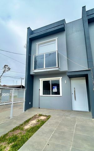 Casa à venda com 67m², 2 quartos e 1 vaga Casa à venda com 67m², 2 quartos e 1 vagaFachada