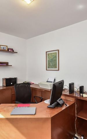 Casa à venda com 316m², 5 quartos e 4 vagasQuarto 2