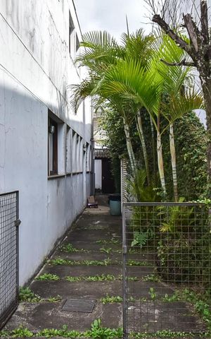 Casa à venda com 316m², 5 quartos e 4 vagasCorredor Externo