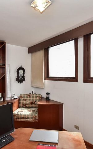 Casa à venda com 316m², 5 quartos e 4 vagasQuarto 2