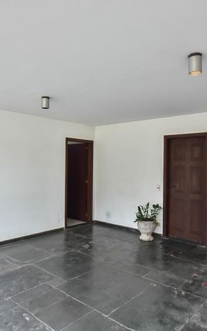 Casa à venda com 316m², 5 quartos e 4 vagasGaragem