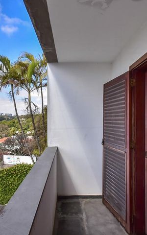 Casa à venda com 316m², 5 quartos e 4 vagasVaranda da Suíte 1