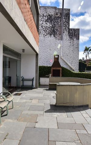 Casa à venda com 316m², 5 quartos e 4 vagasÁrea Externa