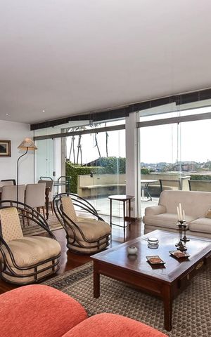 Casa à venda com 316m², 5 quartos e 4 vagasSala