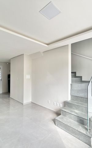 Casa à venda com 67m², 2 quartos e 1 vaga Casa à venda com 67m², 2 quartos e 1 vagaSala