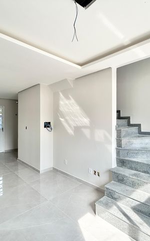 Casa à venda com 67m², 2 quartos e 1 vaga Casa à venda com 67m², 2 quartos e 1 vagaSala