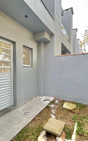 Casa à venda com 67m², 2 quartos e 1 vaga Casa à venda com 67m², 2 quartos e 1 vagaÁrea comum