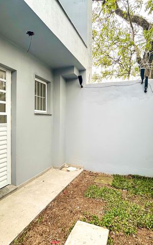 Casa à venda com 67m², 2 quartos e 1 vaga Casa à venda com 67m², 2 quartos e 1 vagaQuintal