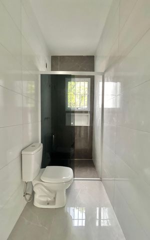 Casa à venda com 67m², 2 quartos e 1 vaga Casa à venda com 67m², 2 quartos e 1 vagaBanheiro