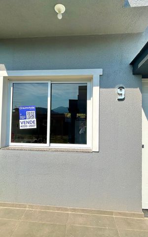 Casa à venda com 67m², 2 quartos e 1 vaga Casa à venda com 67m², 2 quartos e 1 vagaFachada - Placa
