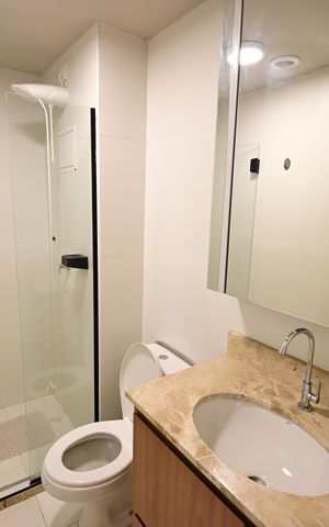 Apartamento à venda com 58m², 2 quartos e 1 vaga Apartamento à venda com 58m², 2 quartos e 1 vagaBanheiro