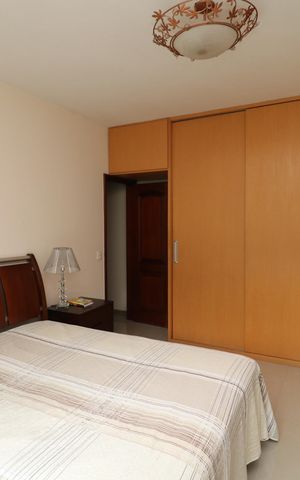 Casa à venda com 356m², 5 quartos e 3 vagasQuarto 2