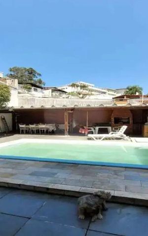 Casa à venda com 274m², 6 quartos e 5 vagas
