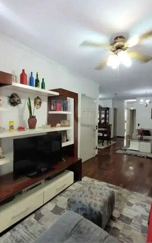 Casa à venda com 274m², 6 quartos e 5 vagas Casa à venda com 274m², 6 quartos e 5 vagasSala