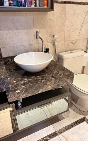 Apartamento à venda com 300m², 4 quartos e 2 vagas Apartamento à venda com 300m², 4 quartos e 2 vagasBanheiro social 2