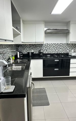Apartamento à venda com 300m², 4 quartos e 2 vagas Apartamento à venda com 300m², 4 quartos e 2 vagasCozinha