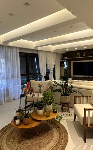 Apartamento à venda com 300m², 4 quartos e 2 vagas Apartamento à venda com 300m², 4 quartos e 2 vagasSala