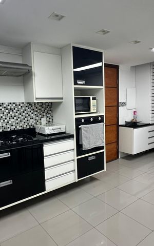 Apartamento à venda com 300m², 4 quartos e 2 vagas Apartamento à venda com 300m², 4 quartos e 2 vagasCozinha