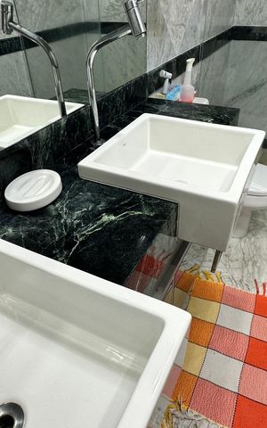 Apartamento à venda com 300m², 4 quartos e 2 vagas Apartamento à venda com 300m², 4 quartos e 2 vagasBanheiro quarto 4