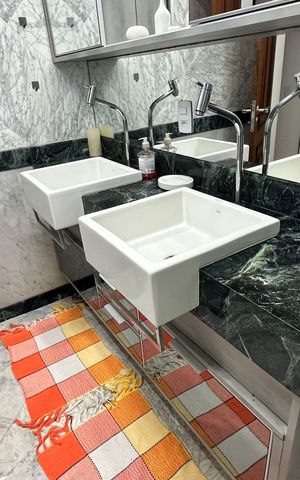 Apartamento à venda com 300m², 4 quartos e 2 vagas Apartamento à venda com 300m², 4 quartos e 2 vagasBanheiro quarto 4