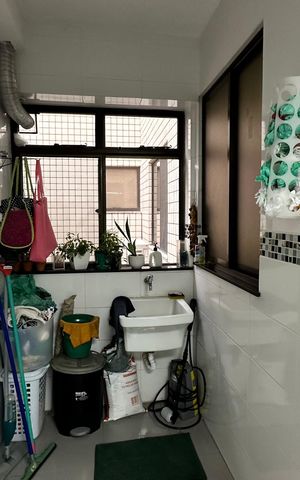 Apartamento à venda com 300m², 4 quartos e 2 vagas Apartamento à venda com 300m², 4 quartos e 2 vagasÁrea de Serviço