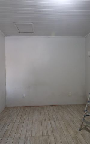 Casa à venda com 130m², 4 quartos e 2 vagasQuarto/casa fundos
