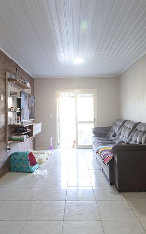 Casa à venda com 130m², 4 quartos e 2 vagasSala
