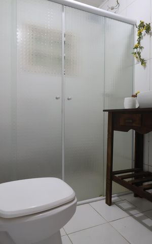 Casa à venda com 130m², 4 quartos e 2 vagasBanheiro 1