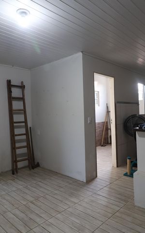 Casa à venda com 130m², 4 quartos e 2 vagasSala/casa fundos