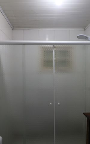 Casa à venda com 130m², 4 quartos e 2 vagasBanheiro 1