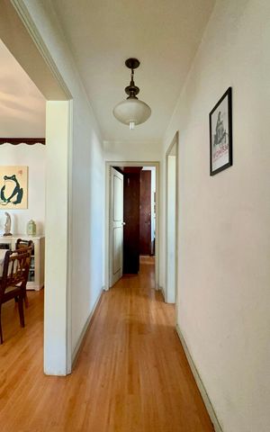 Apartamento para alugar com 100m², 2 quartos e sem vaga Apartamento para alugar com 100m², 2 quartos e sem vagaCorredor