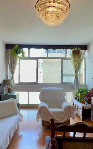 Apartamento para alugar com 100m², 2 quartos e sem vaga Apartamento para alugar com 100m², 2 quartos e sem vagaSala de TV