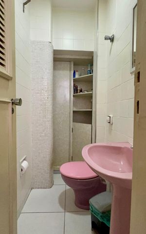 Apartamento para alugar com 100m², 2 quartos e sem vaga Apartamento para alugar com 100m², 2 quartos e sem vagaBanheiro de serviço