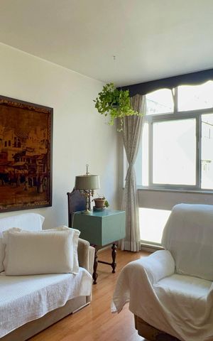 Apartamento para alugar com 100m², 2 quartos e sem vaga Apartamento para alugar com 100m², 2 quartos e sem vagaSala de TV