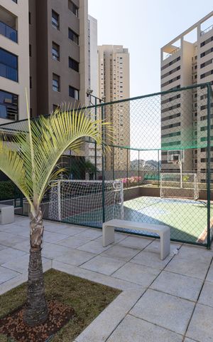 Apartamento à venda com 167m², 3 quartos e 3 vagas Apartamento à venda com 167m², 3 quartos e 3 vagasÁrea comum - Quadra Poliesportiva