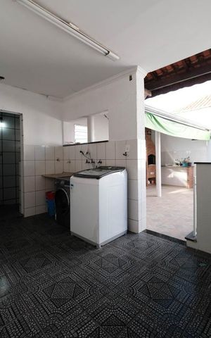 Casa para alugar com 271m², 6 quartos e 5 vagasÁrea de Serviço