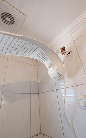 Casa para alugar com 271m², 6 quartos e 5 vagasBanheiro 1